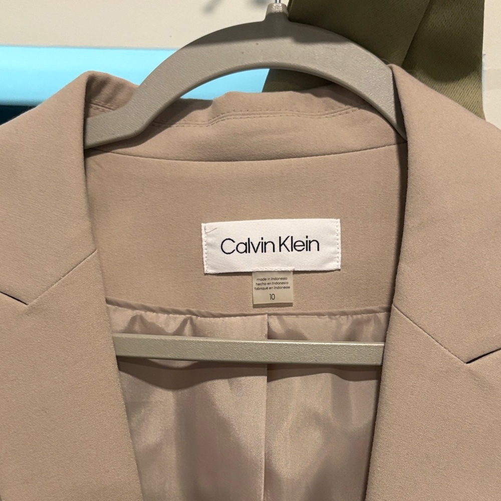 Calvin Klein Women's Beige Blazer - Picture 2 of 3